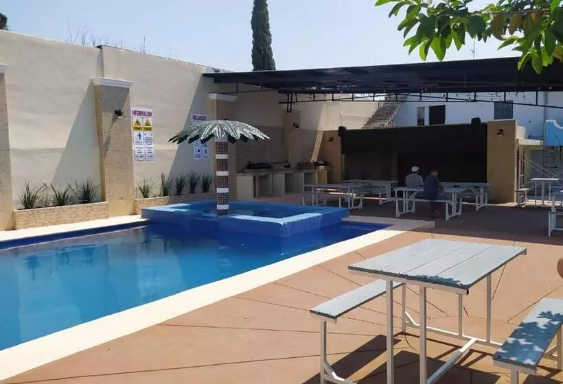 Hotelli Posada Del Rey