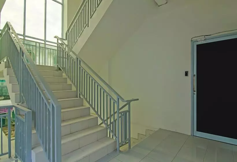 هتل Capital O 92300 Koala House