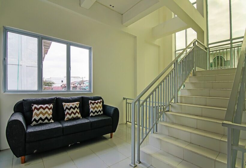 ホテル Capital O 92300 Koala House