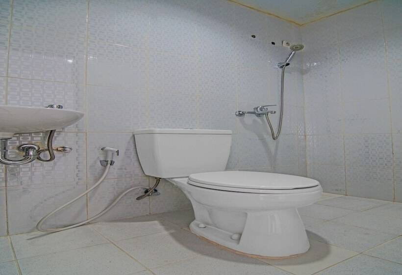 ホテル Capital O 92300 Koala House