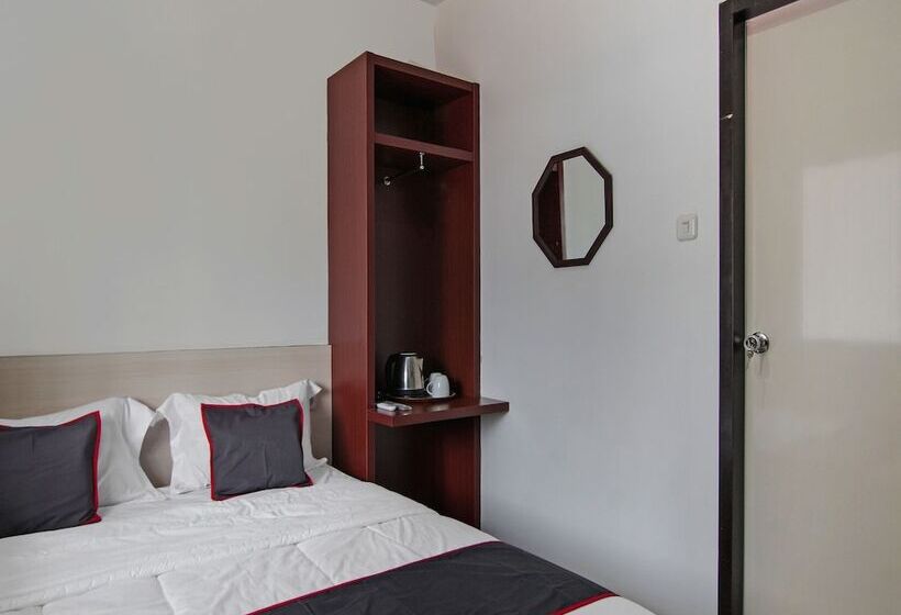 ホテル Capital O 92300 Koala House