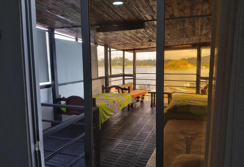 پانسیون Balcón Del Lago   Artesanos Y Turistas