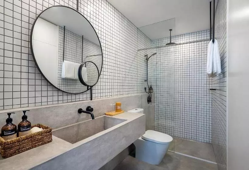 Base Pusan Serviced Apartment  Shanghai New International Expo Centre