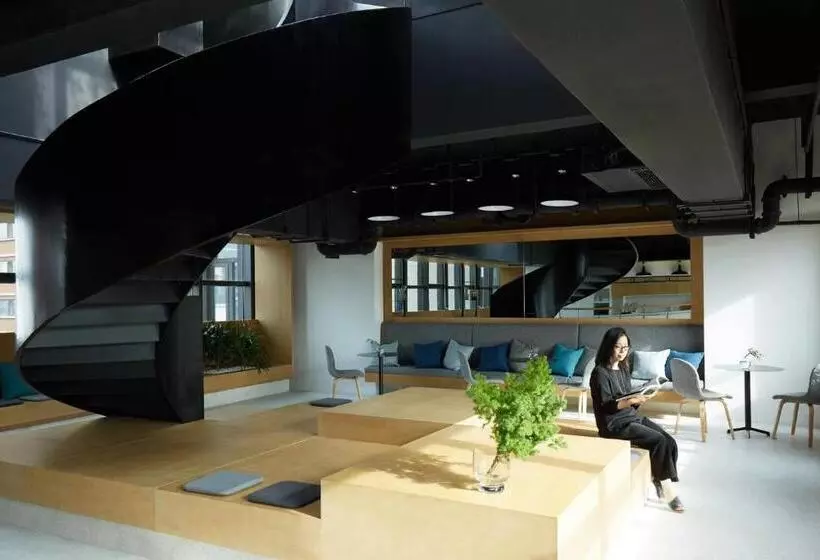 Base Pusan Serviced Apartment  Shanghai New International Expo Centre