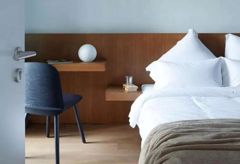 Base Pusan Serviced Apartment  Shanghai New International Expo Centre