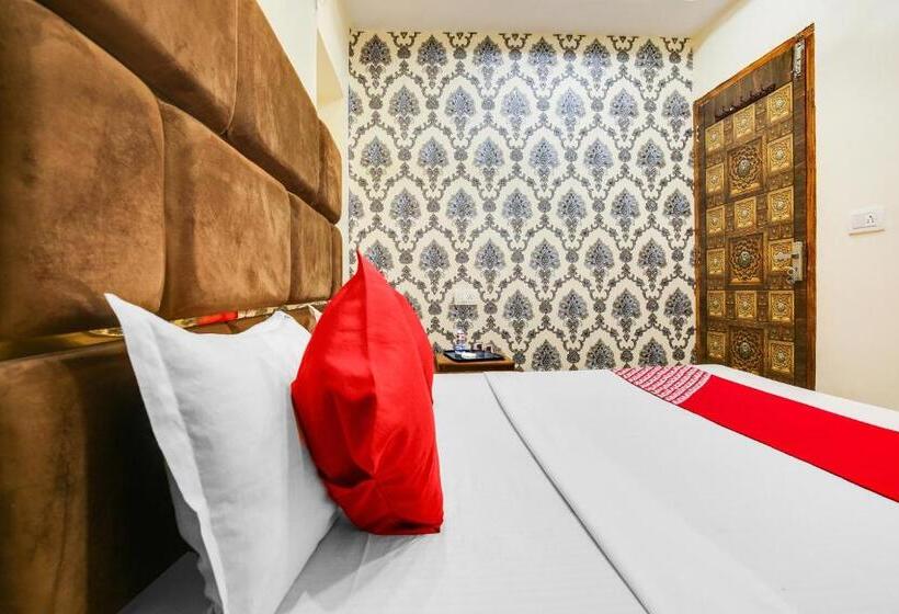 هتل Oyo Flagship 80943b  Blue Shine