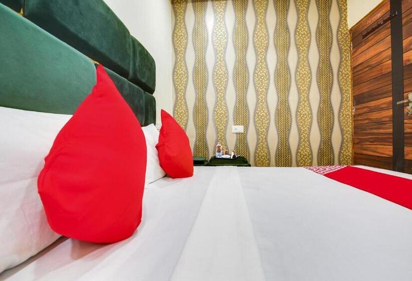 هتل Oyo Flagship 80943b  Blue Shine