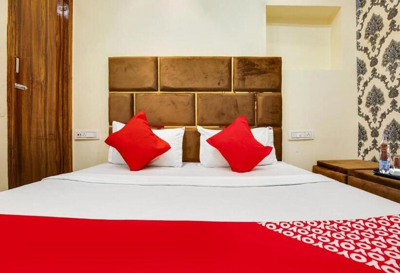 هتل Oyo Flagship 80943b  Blue Shine