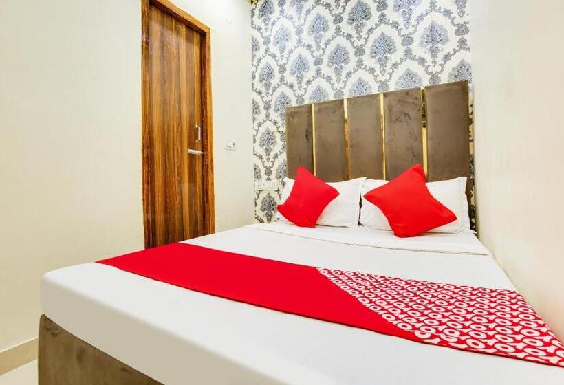 هتل Oyo Flagship 80943b  Blue Shine