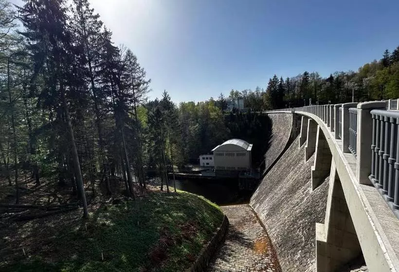 Majatalo Restaurace A Penzion Na Stráni