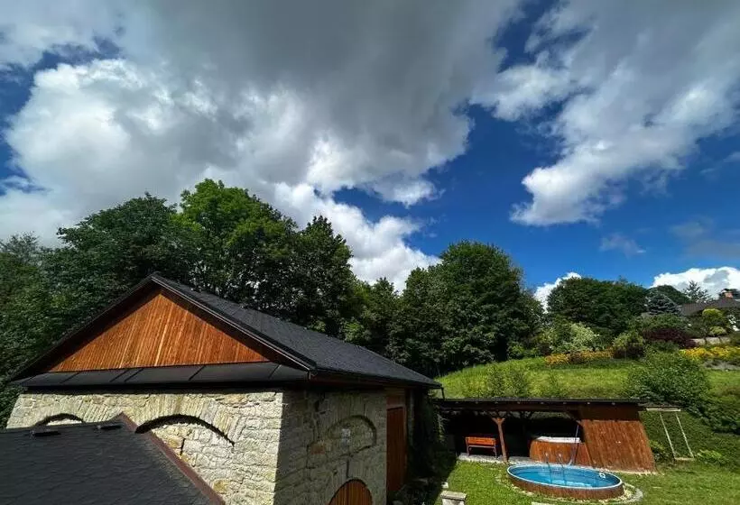 Majatalo Restaurace A Penzion Na Stráni