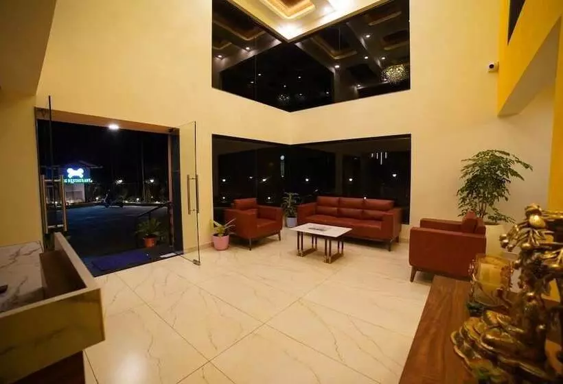 Hotelli Aananda Wellness And Resorts