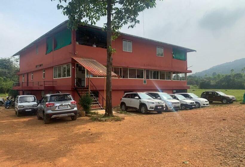 בית מלון כפרי Malemane Farmstay Agumbe