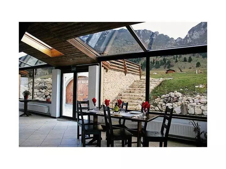 Majatalo Taverna Pietrei Craiului