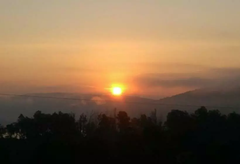 Aamiaismajoitus (B&B) Vinee S Kitchen And Motel