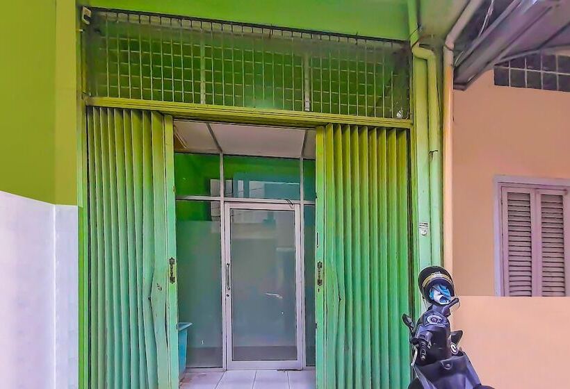 בית מלון כפרי Spot On 92236 Kediri Family Homestay