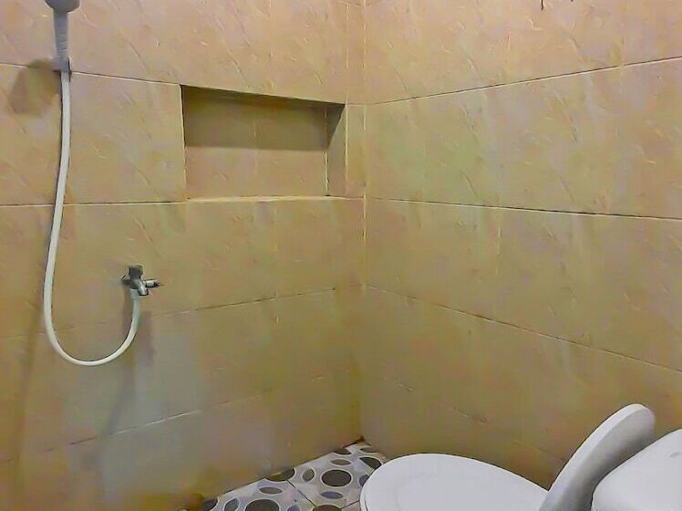 בית מלון כפרי Spot On 92236 Kediri Family Homestay