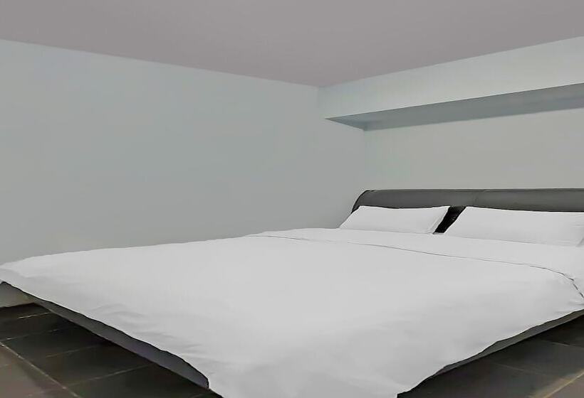 בית מלון כפרי Spot On 92236 Kediri Family Homestay