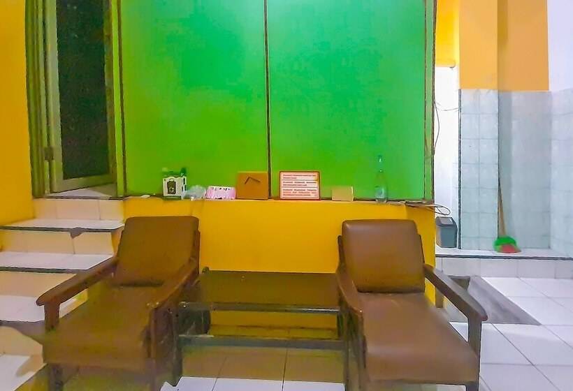 בית מלון כפרי Spot On 92236 Kediri Family Homestay