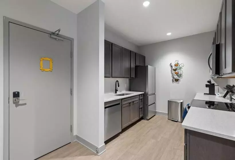 175 Lex   Walkable Downtown Lexington & Rupp Arena   Full Condos
