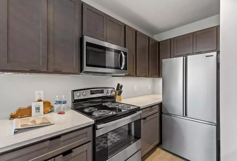 175 Lex   Walkable Downtown Lexington & Rupp Arena   Full Condos