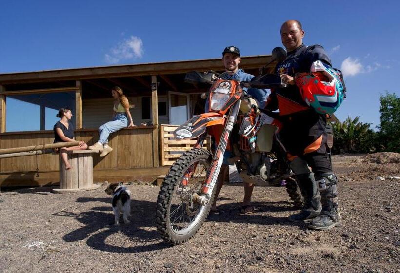 هاستل Alaia Tiny House Between Volcanoes And Beach Breaks