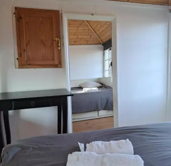هاستل Alaia Tiny House Between Volcanoes And Beach Breaks