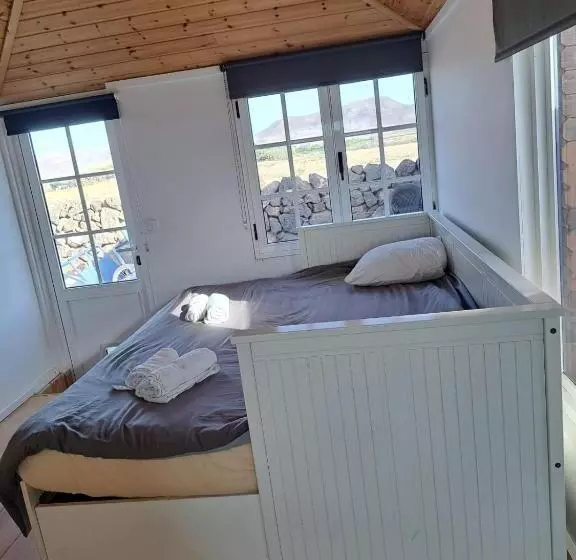 هاستل Alaia Tiny House Between Volcanoes And Beach Breaks