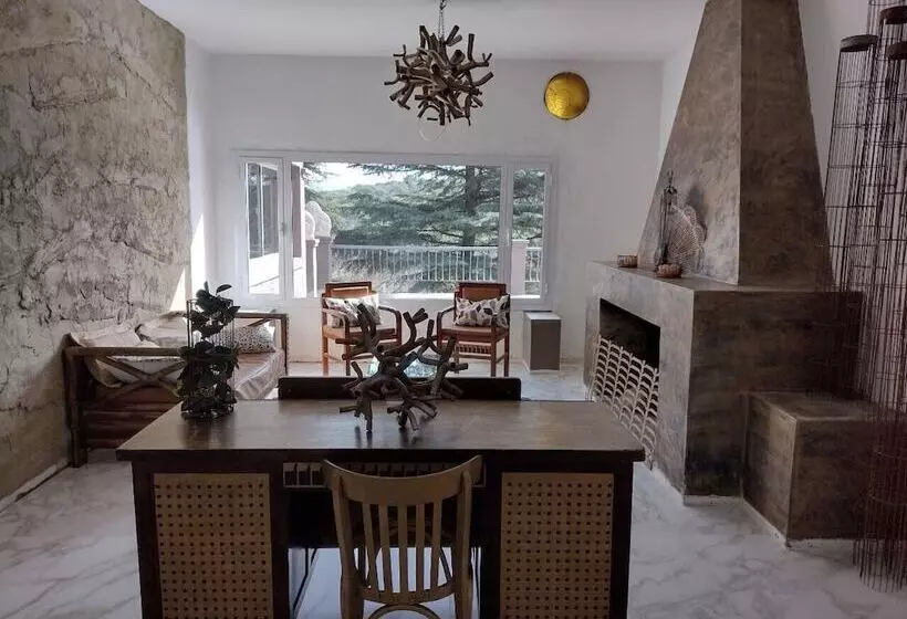 Hotelli Carod Espacio Serrano