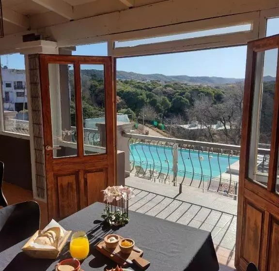 Hotelli Carod Espacio Serrano