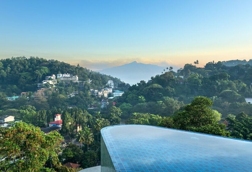 Hotel Grand Serendib