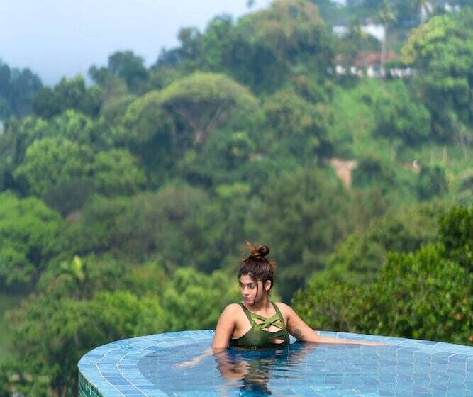 Hotel Grand Serendib