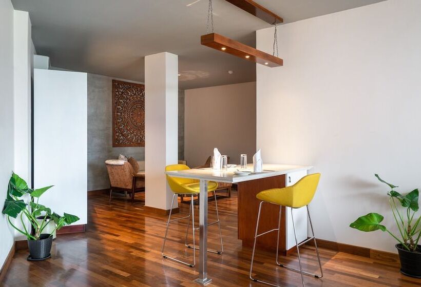 Hotel Grand Serendib