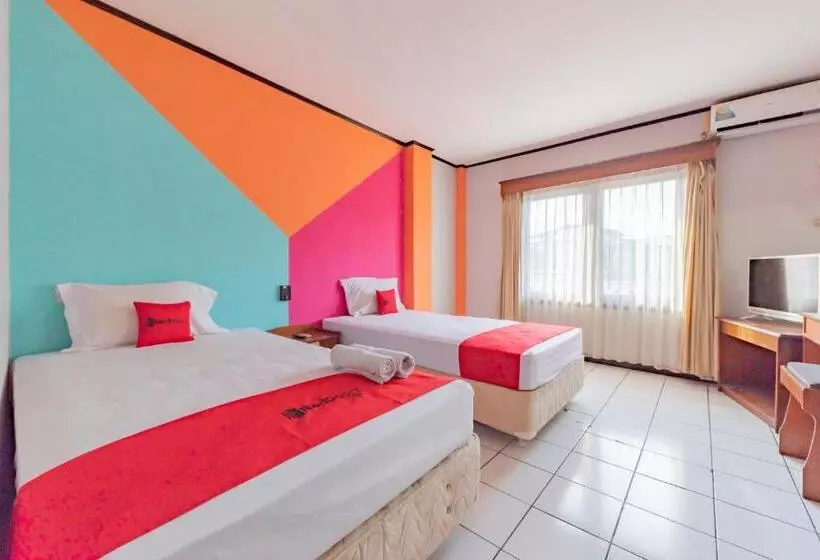 ホテル Reddoorz Near Plaza Balikpapan