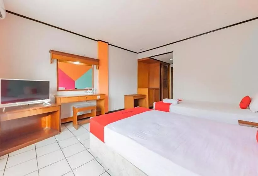 ホテル Reddoorz Near Plaza Balikpapan
