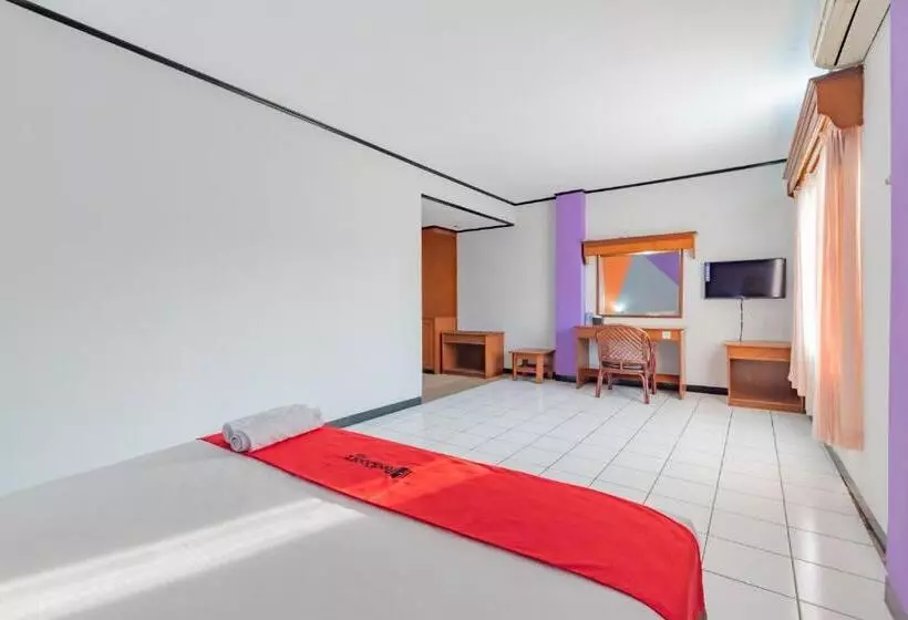 ホテル Reddoorz Near Plaza Balikpapan