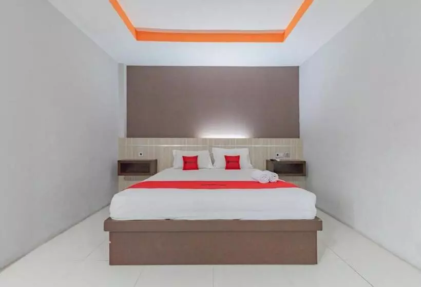 ホテル Reddoorz Near Plaza Balikpapan