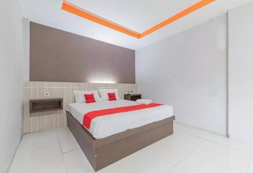ホテル Reddoorz Near Plaza Balikpapan