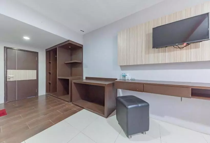 ホテル Reddoorz Near Plaza Balikpapan