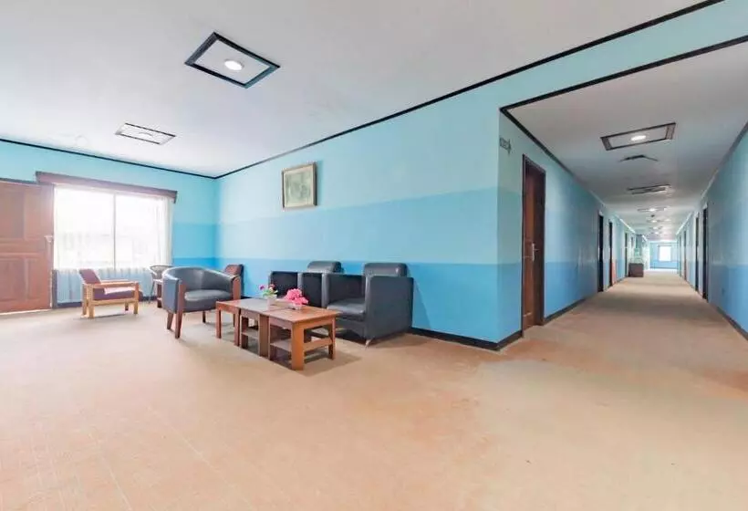 ホテル Reddoorz Near Plaza Balikpapan