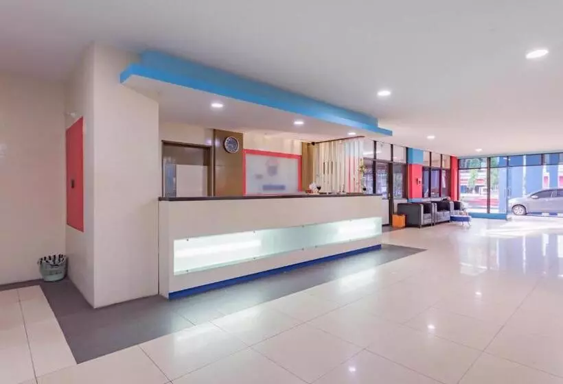 ホテル Reddoorz Near Plaza Balikpapan
