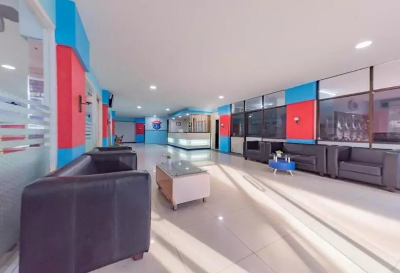 ホテル Reddoorz Near Plaza Balikpapan