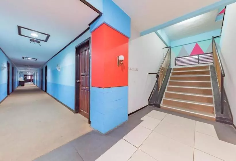 ホテル Reddoorz Near Plaza Balikpapan