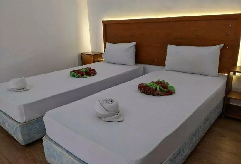 Hotelli Sky View Villas