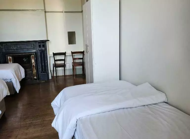 Retkeilymaja Msunduzi River View Backpackers