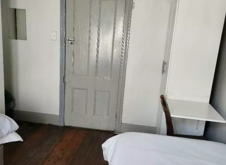 Retkeilymaja Msunduzi River View Backpackers