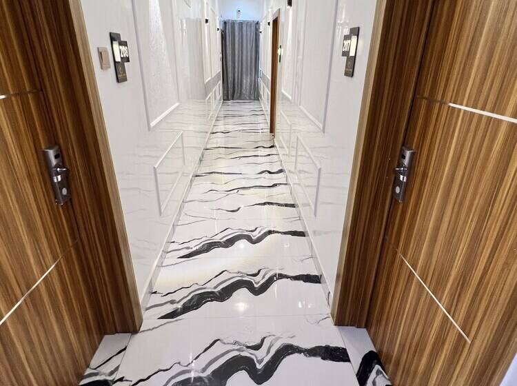 Clique Court Hotel & Suite