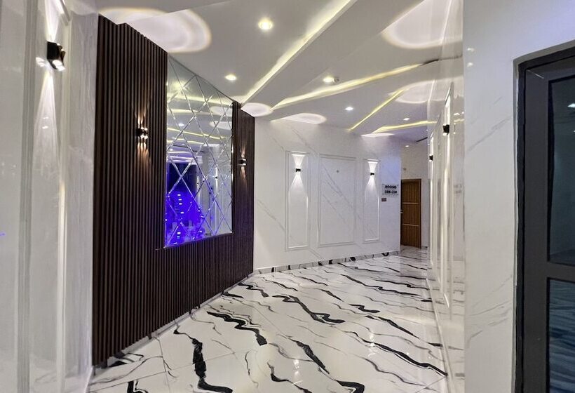 Clique Court Hotel & Suite