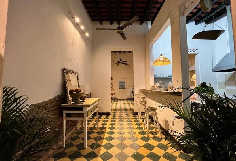 Hotel La Casa De Madamme Cocotte