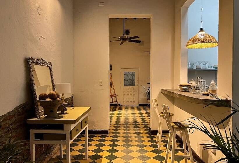 Hotel La Casa De Madamme Cocotte